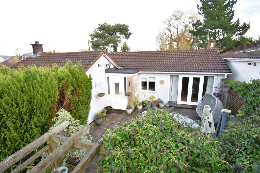 Property photo 3 of 28