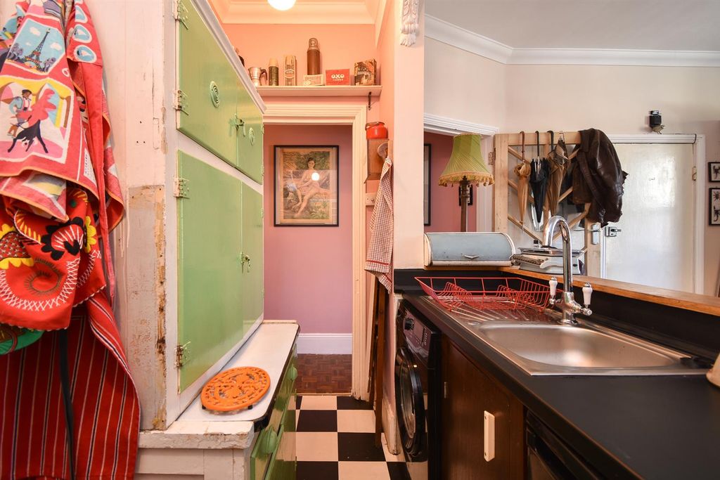 Property photo 2 of 23 Kitchen