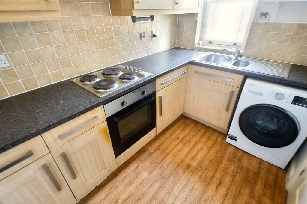 Property photo 3 of 15 Kitchen