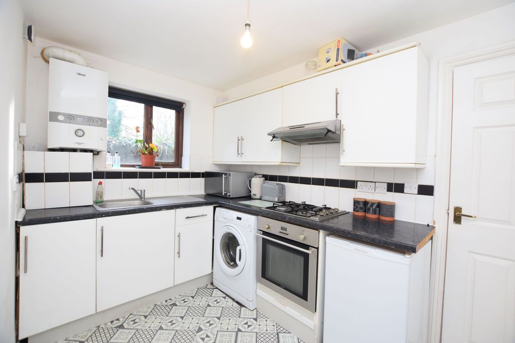 Property photo 3 of 5