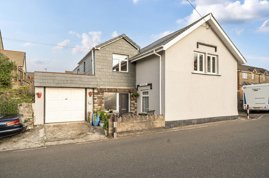 Property photo 1 of 15 1363707-1-68E4De6...