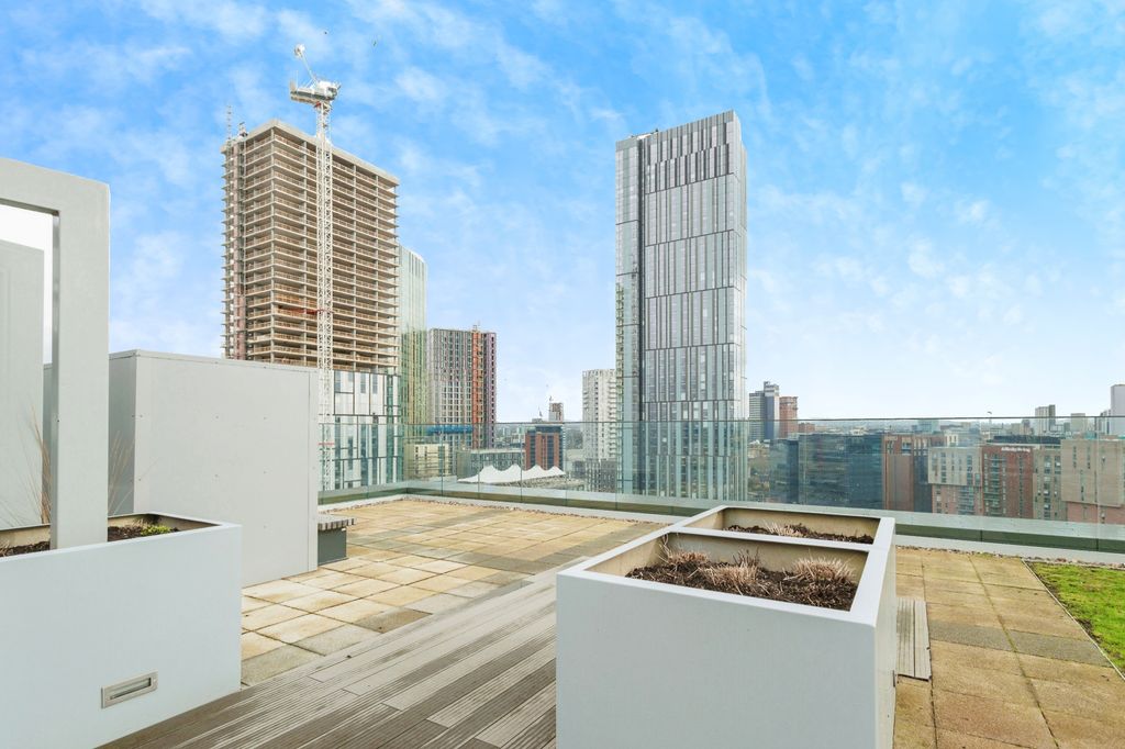 Property photo 1 of 17 Photography