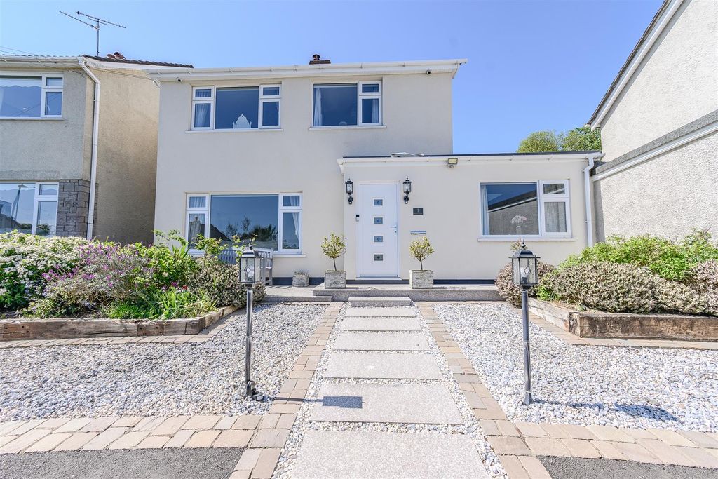 Property photo 3 of 41