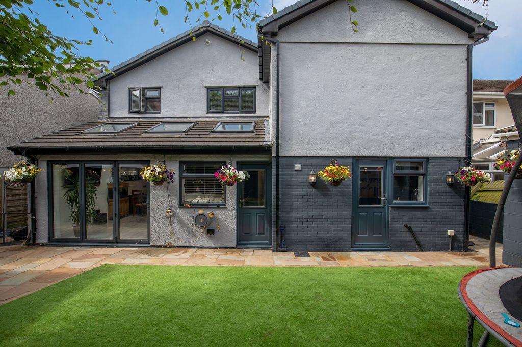 Property photo 1 of 30