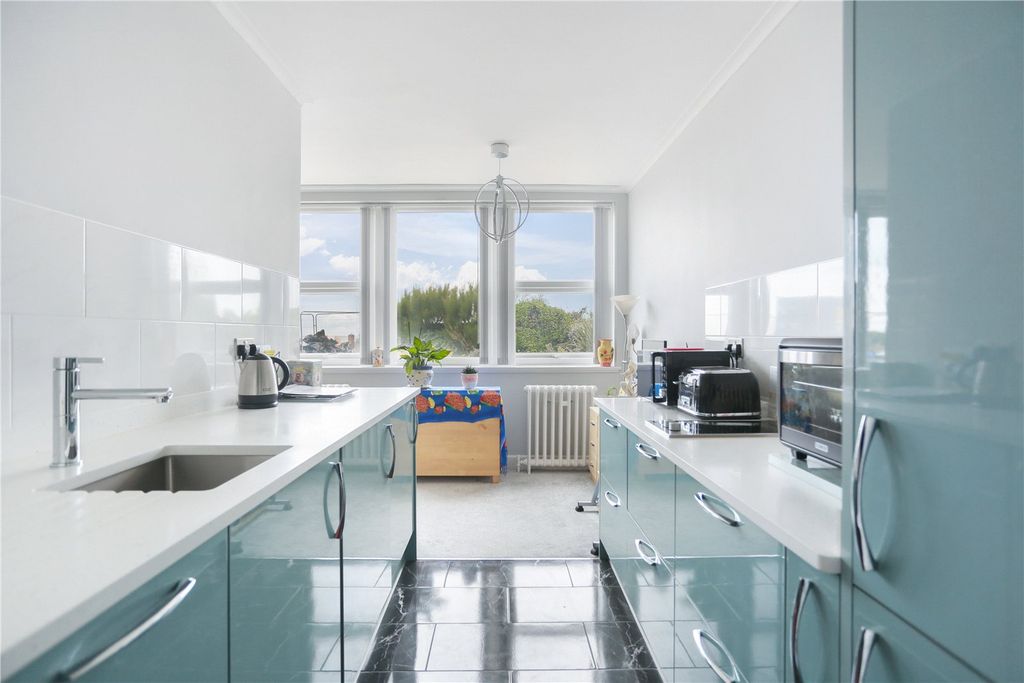 Property photo 3 of 19 Fac240155_05