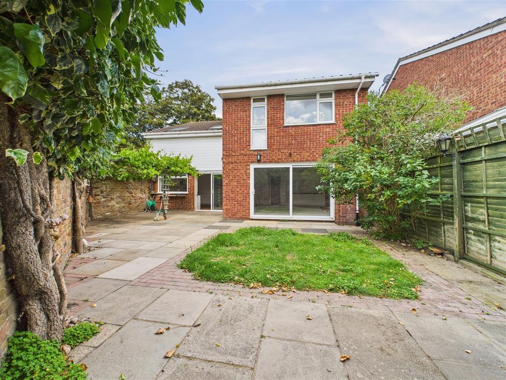 Property photo 2 of 16