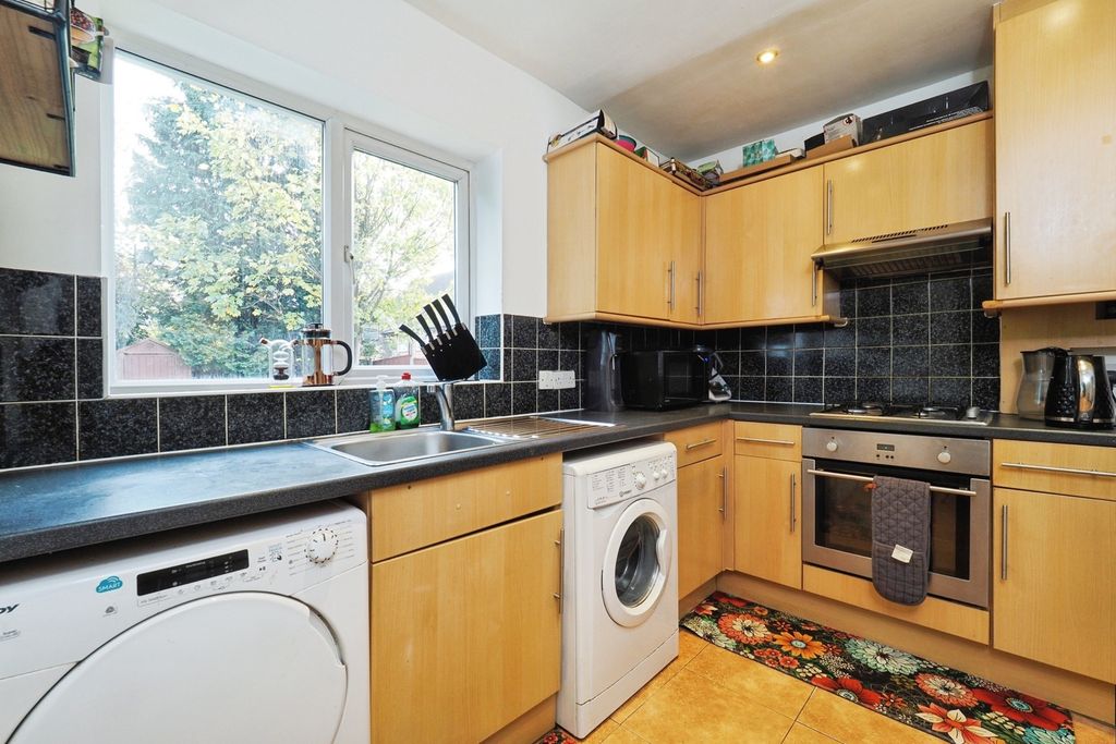 Property photo 2 of 17 Kitchen