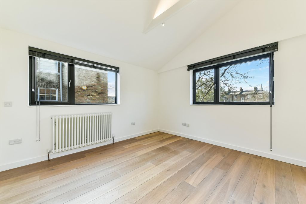 Property photo 3 of 12 Image