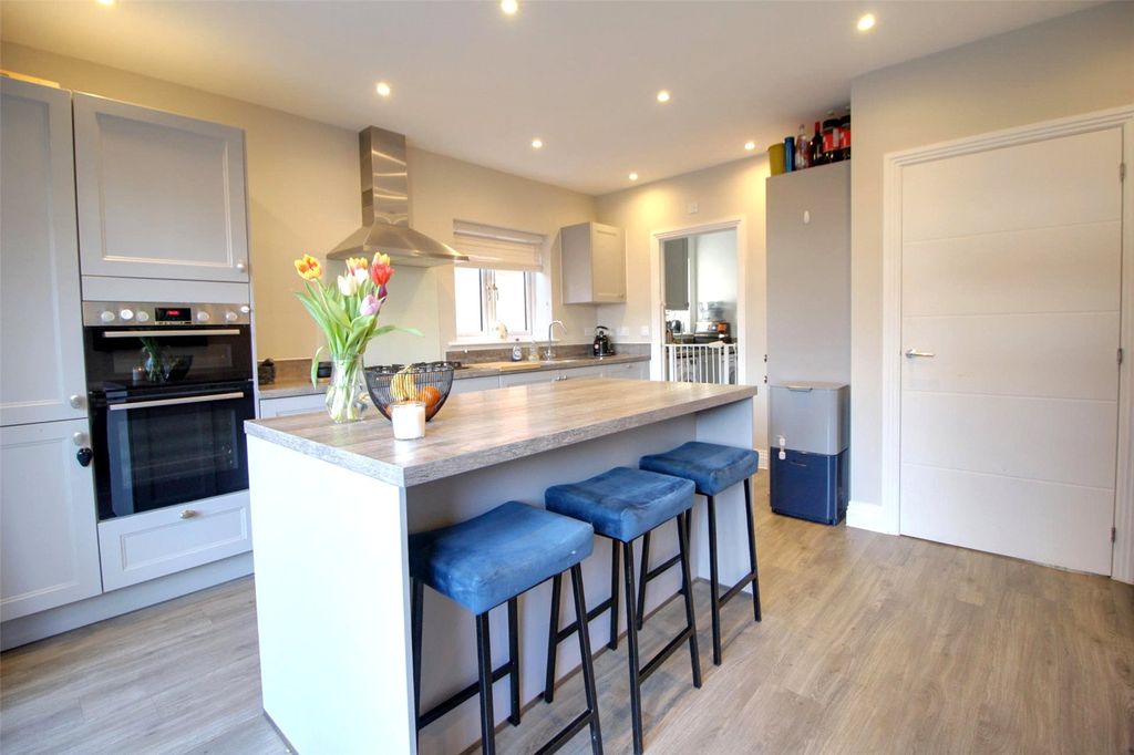 Property photo 3 of 17 Picture No. 04