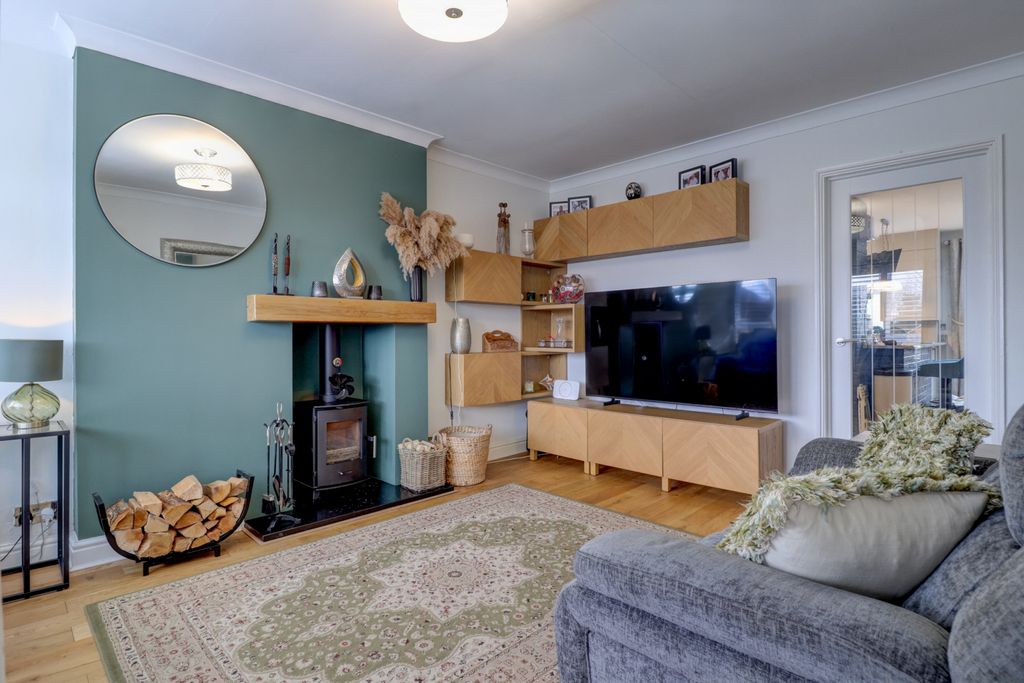 Property photo 2 of 16 Picture No. 17