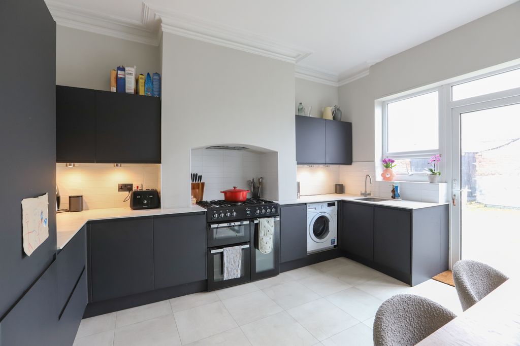 Property photo 1 of 24 Kitchen Diner