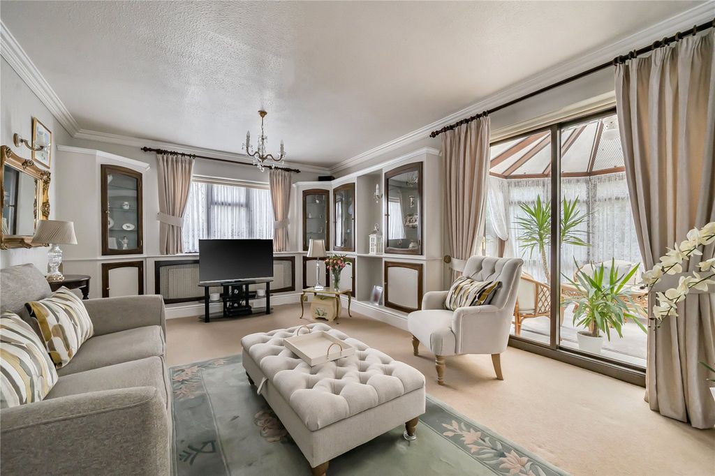 Property photo 2 of 27 Picture No. 23