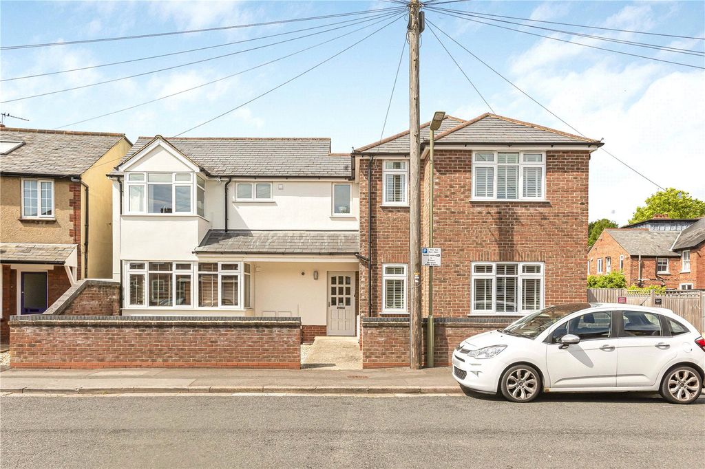 Property photo 3 of 12 Picture No. 01