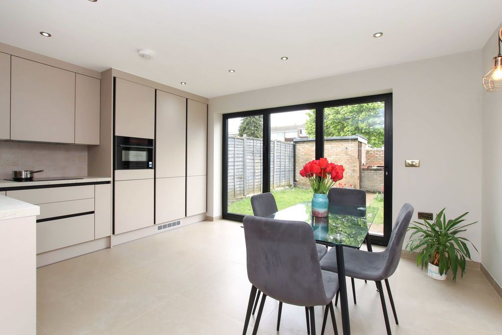 Property photo 2 of 16 Photo 8