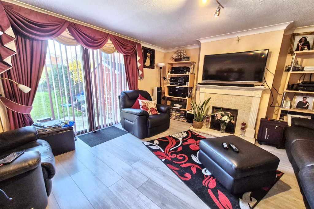Property photo 2 of 8