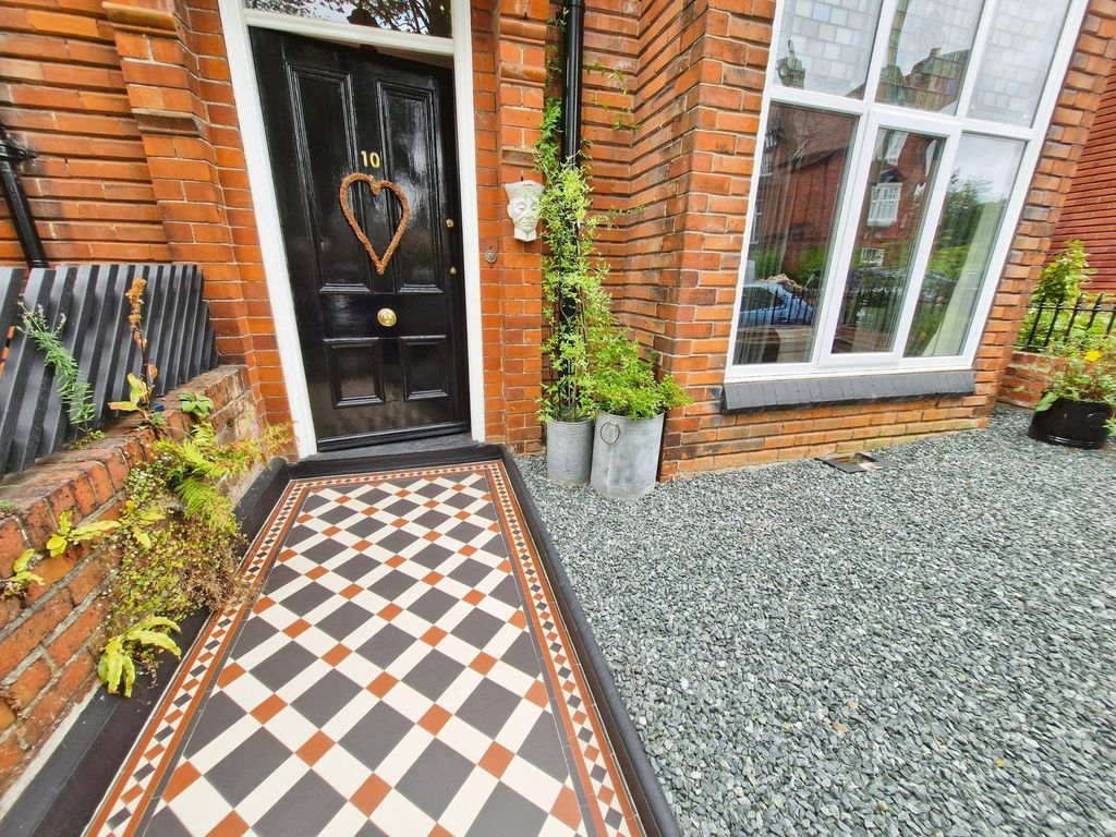 Property photo 2 of 22