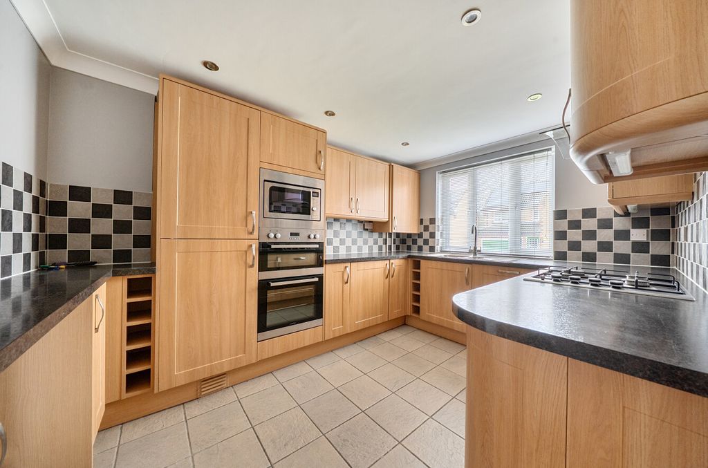 Property photo 2 of 18 1404677-5-69722c4...