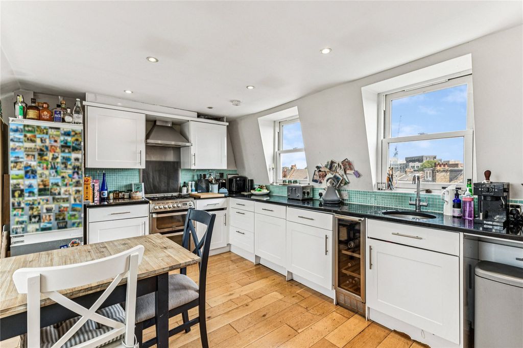 Property photo 1 of 10 Picture No. 14