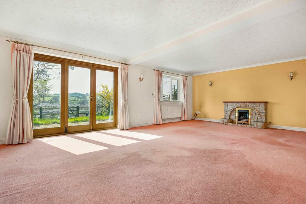 Property photo 3 of 22