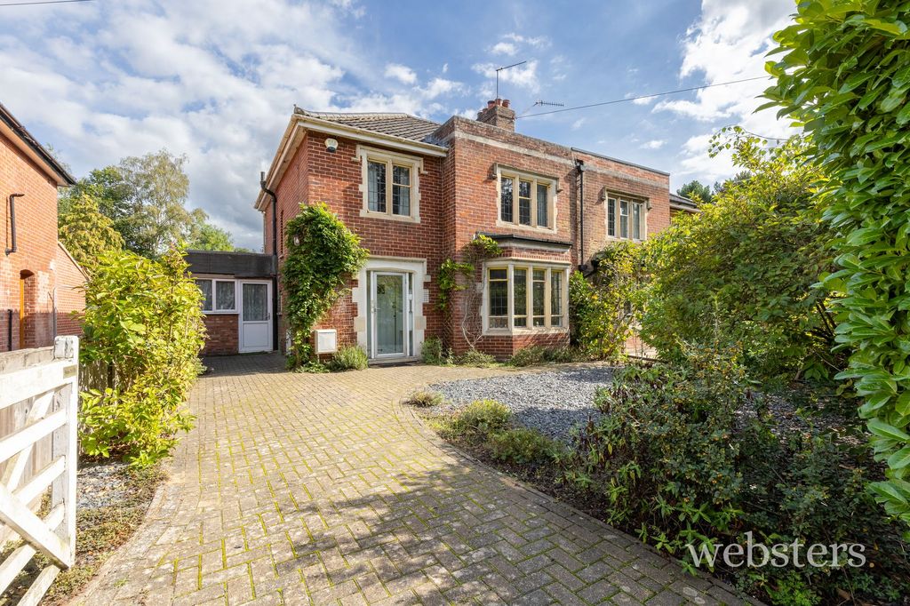 Property photo 1 of 31
