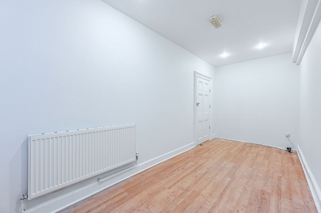 Property photo 2 of 42