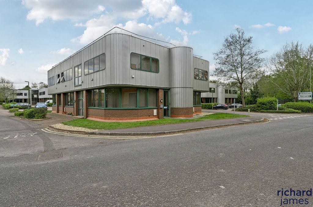 Property photo 1 of 12 71A582A23Dcd4958A6d3Bb609E76018B