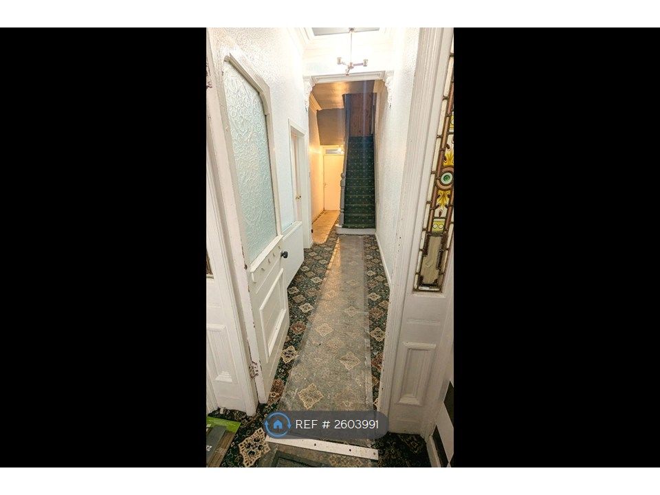 Property photo 3 of 19 Ground Floor Landing