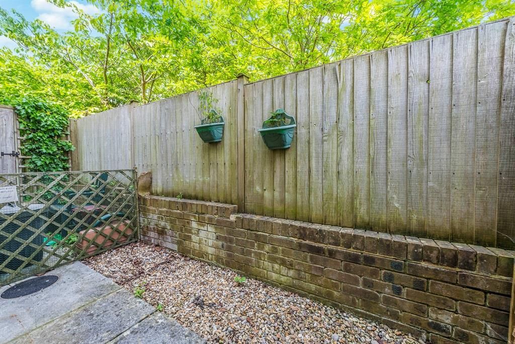 Property photo 3 of 8 Garden