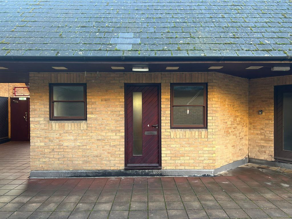 Property photo 1 of 8 Front