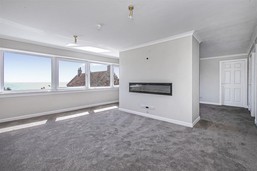 Property photo 2 of 20 Rdc0356Levi Lounge.Jpg