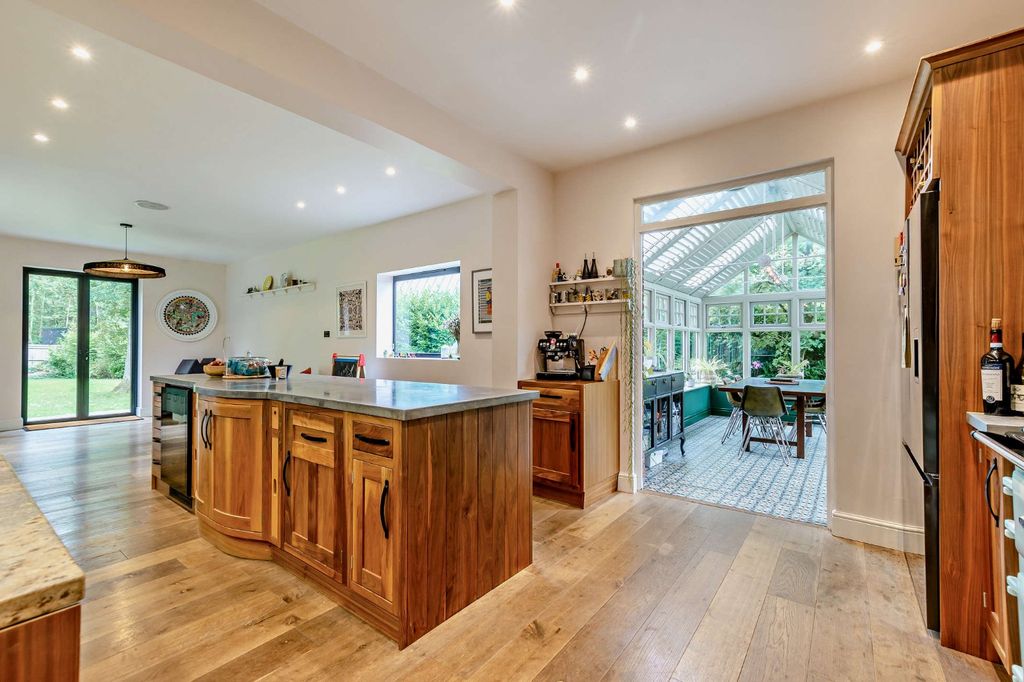 Property photo 2 of 18 Picture No. 41