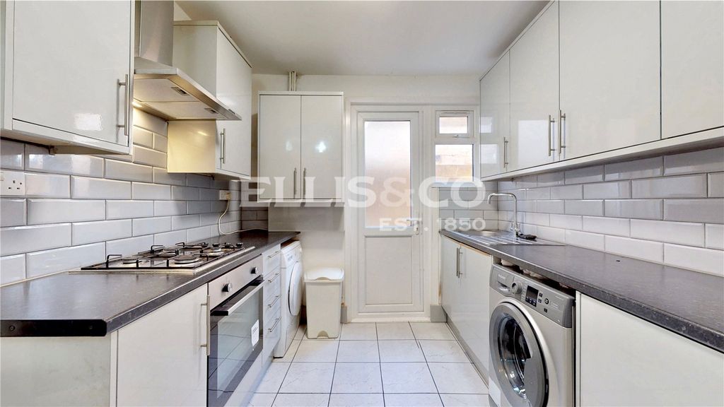Property photo 3 of 16 Picture No. 35