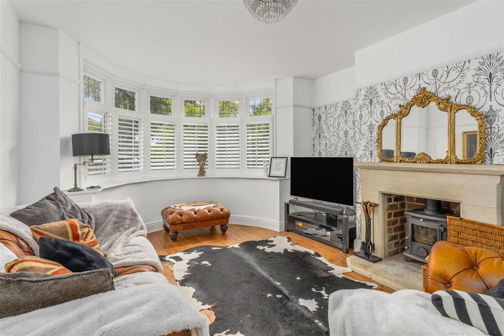 Property photo 3 of 25 90 Oxford Road, Banbury-7.Jpg