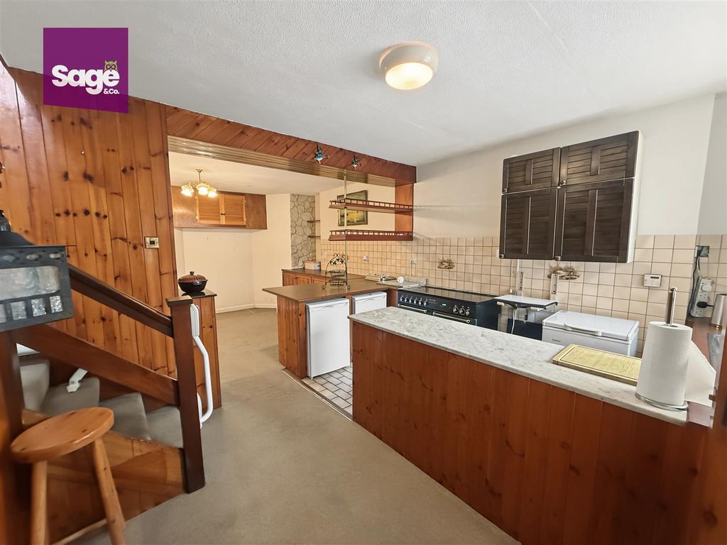 Property photo 3 of 33