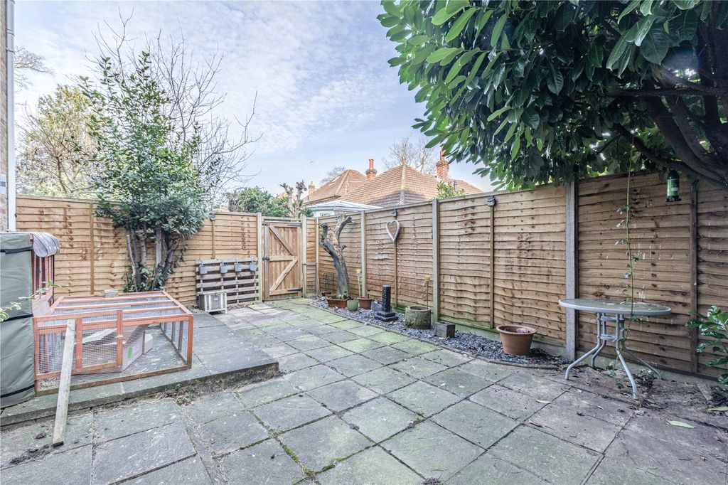 Property photo 2 of 16 Picture No. 14