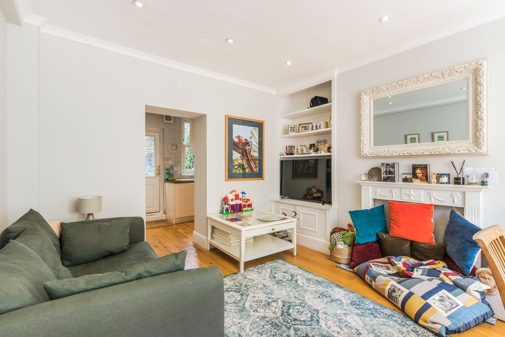 Property photo 2 of 13