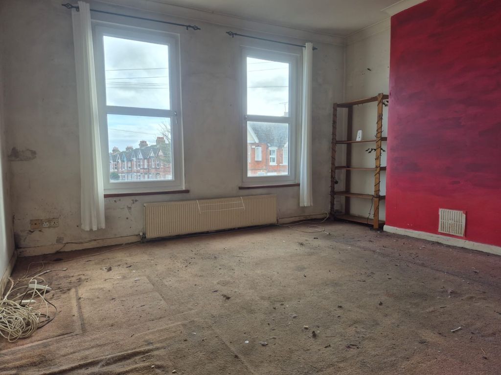 Property photo 2 of 8