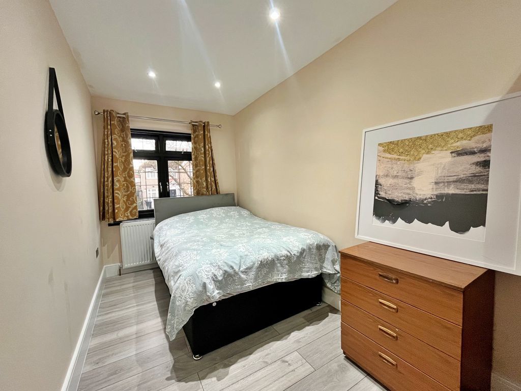 Additional image 10 of 4 bed terraced house for saleBurwell Avenue, Greenford UB6