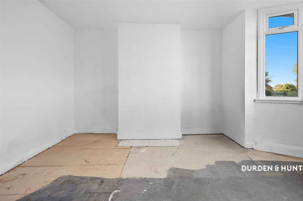 Property photo 3 of 17 Station Road