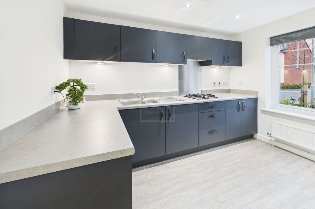 Property photo 2 of 15 Kitchen