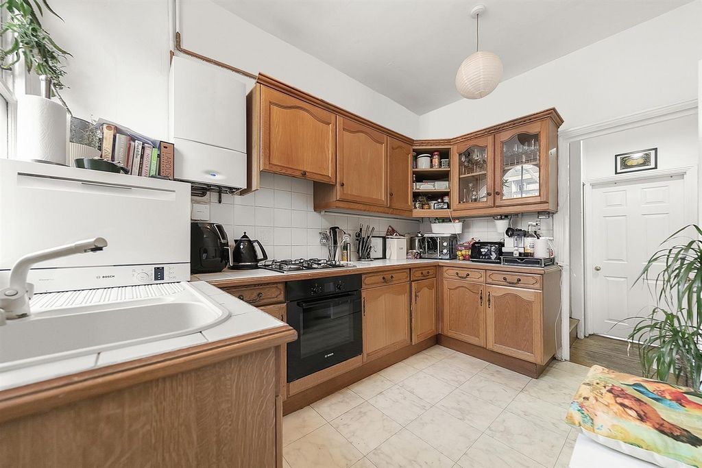 Property photo 3 of 11