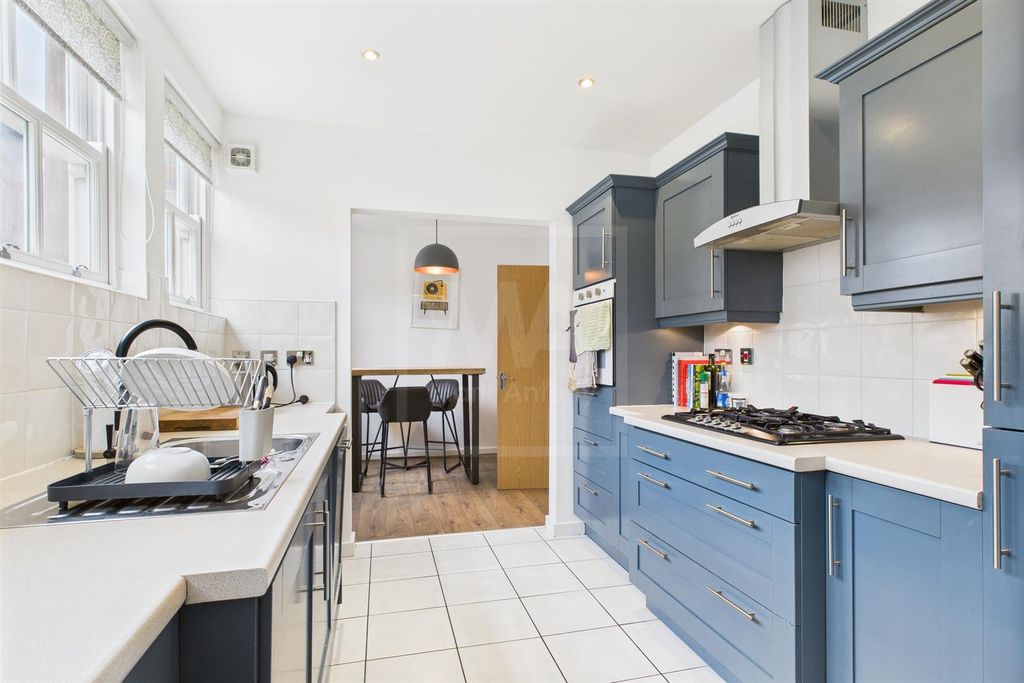 Property photo 3 of 16 Kitchen