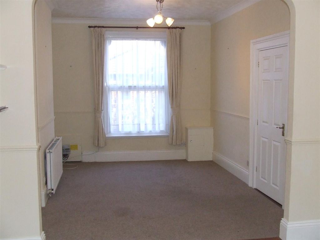 Property photo 2 of 4 Lounge