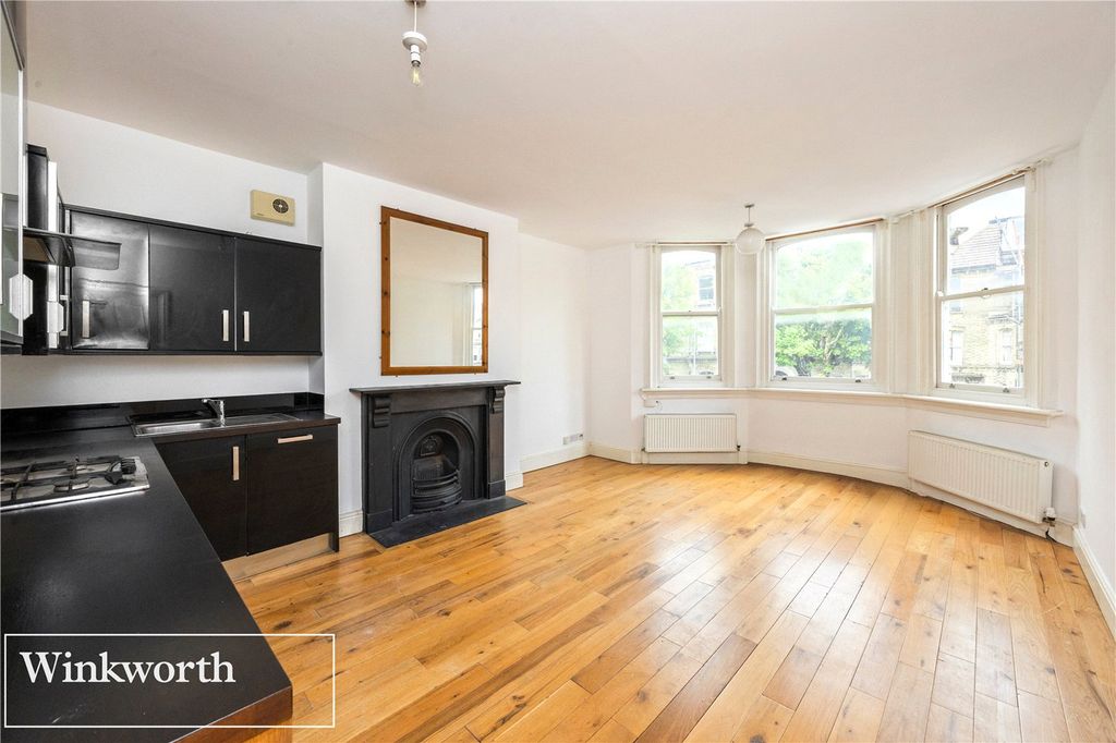 Property photo 2 of 8 Picture No. 11
