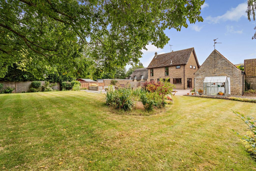 Property photo 2 of 19