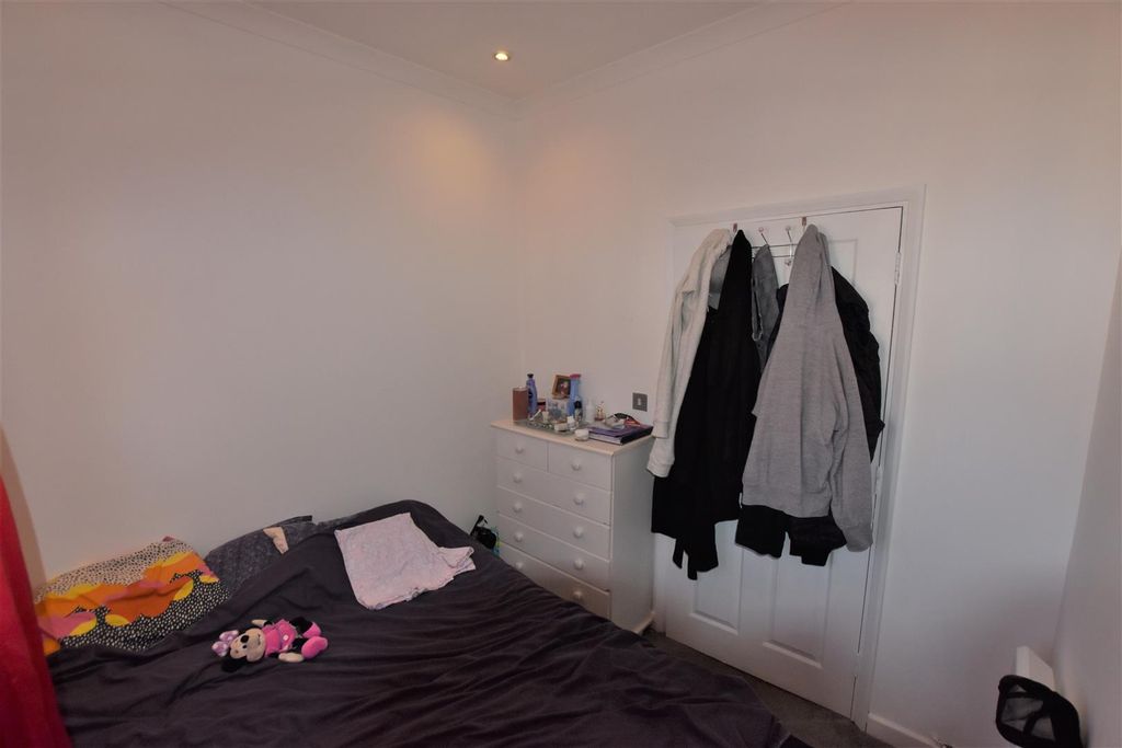 Property photo 3 of 5 Bedroom