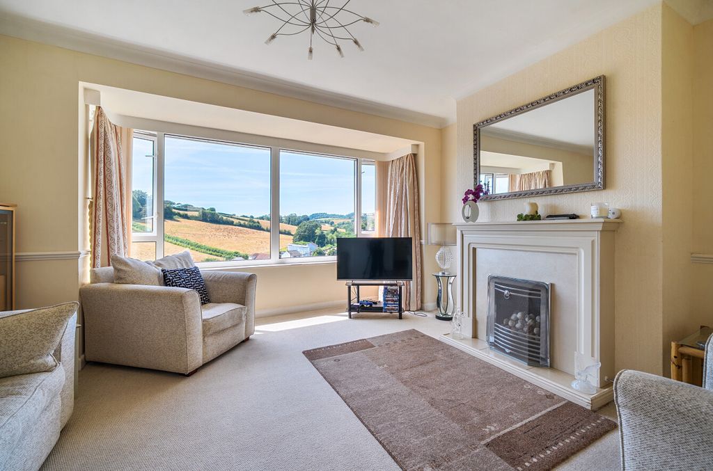 Property photo 2 of 24 2 - 1485385-7-6A468Aa...