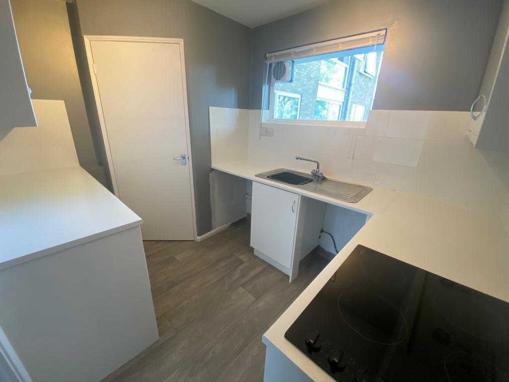 Property photo 3 of 8 Photo 6