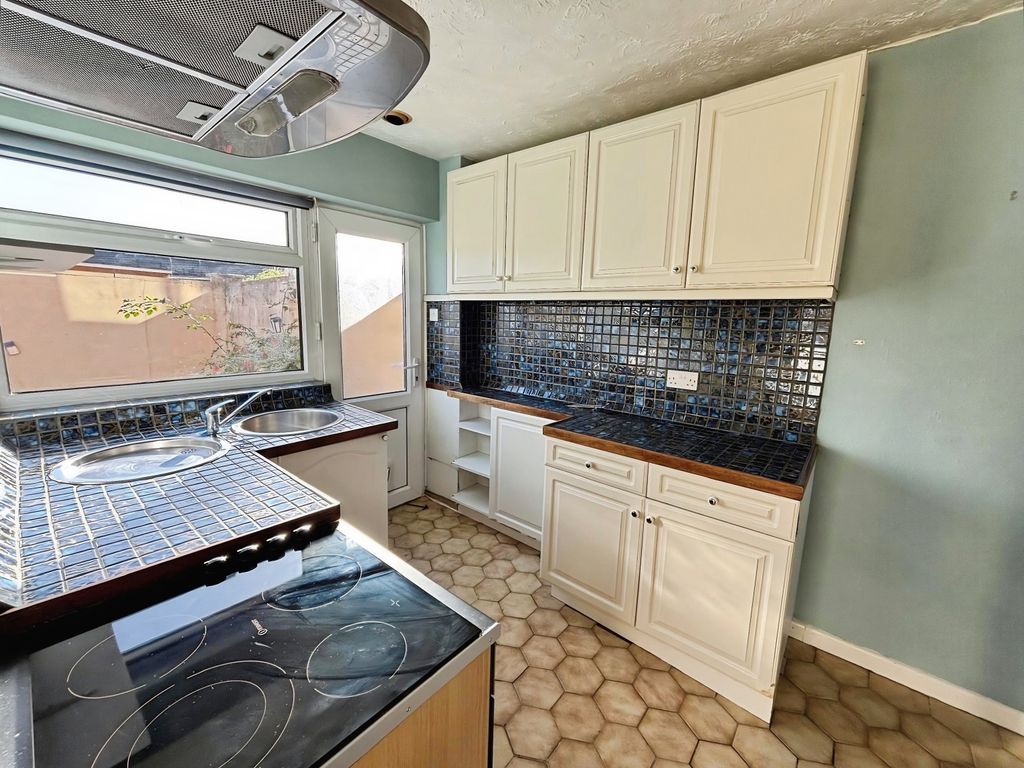 Property photo 2 of 23