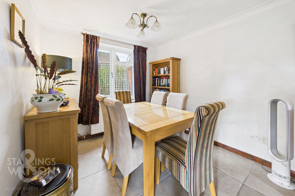 Property photo 2 of 20